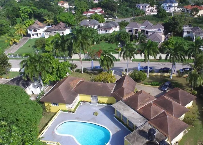 Yancey Largo With Private Pool