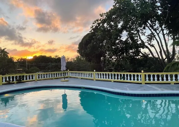 Yancey Largo With Private Pool *