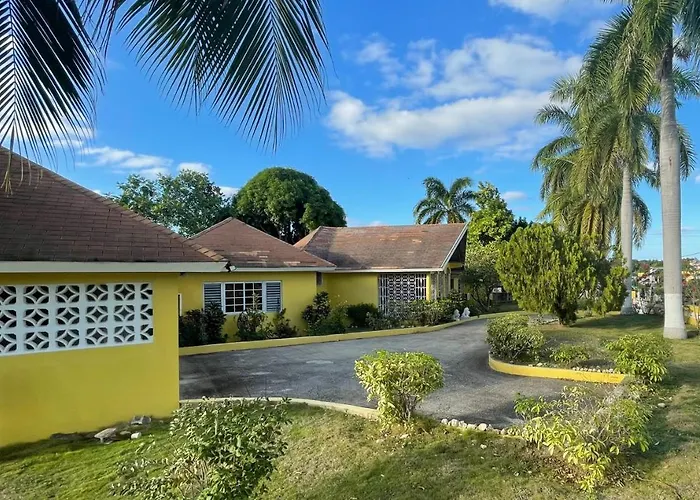 Yancey Largo With Private Pool *