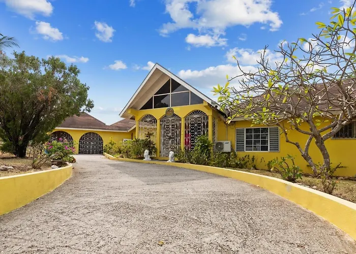 Yancey Largo With Private Pool *