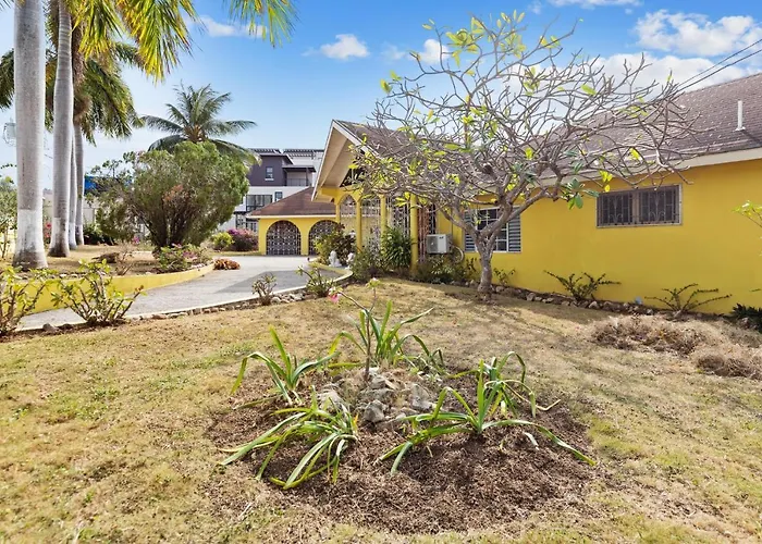 Yancey Largo With Private Pool Villa *