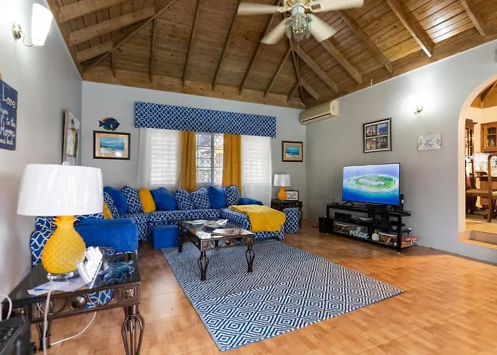 Yancey Largo With Private Pool *