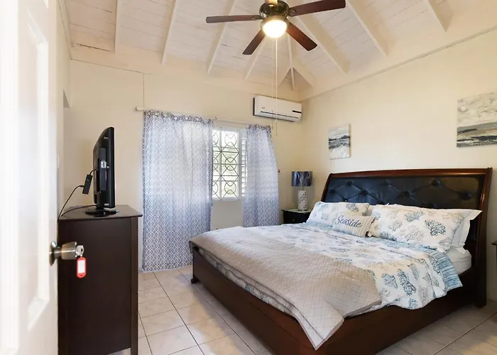 Yancey Largo With Private Pool