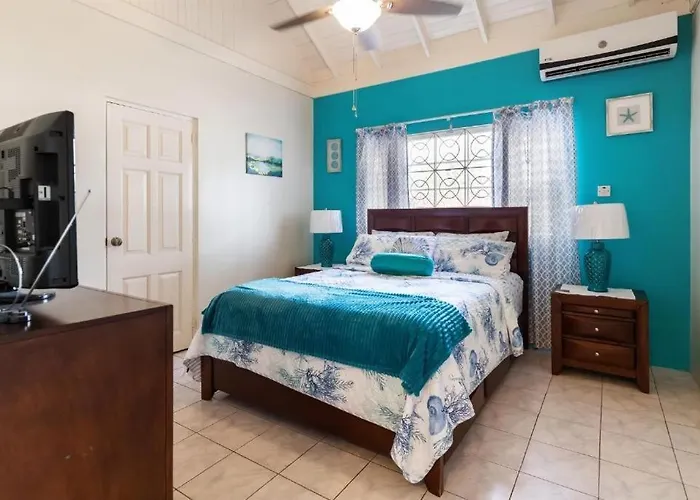 Yancey Largo With Private Pool